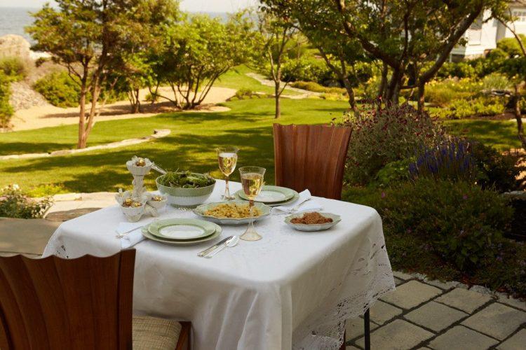 4 Hot Spring Tableware Trends