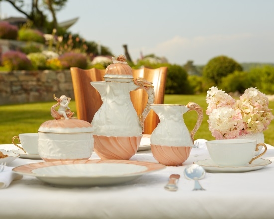 What is the Difference between Fine China and Bone China
